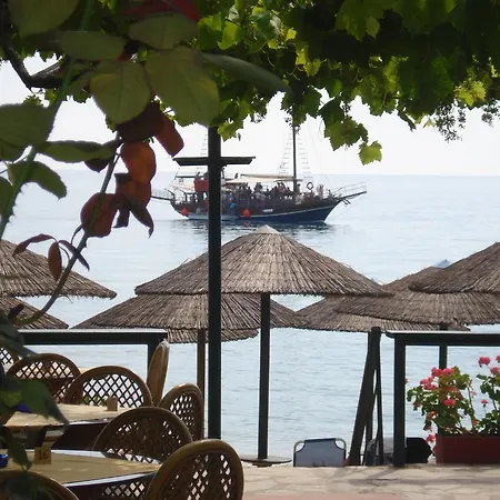 Piatsa Michalis Guest house Potos