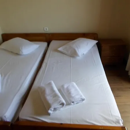 Guest house Piatsa Michalis