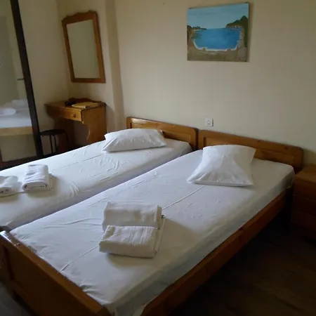 Piatsa Michalis Guest house Potos