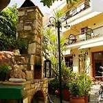 Guest house Piatsa Michalis 4*