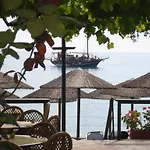 Piatsa Michalis Guest house Potos