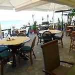 Piatsa Michalis Guest house Potos