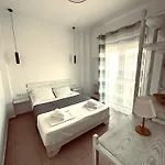 Guest house Piatsa Michalis 4*