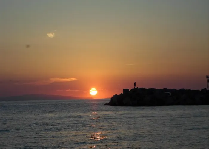 ゲストハウス Piatsa Michalis 4*