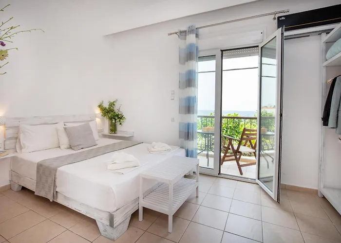 ゲストハウス Piatsa Michalis 4*