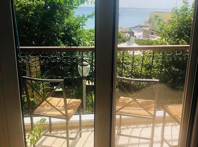 ゲストハウス Piatsa Michalis